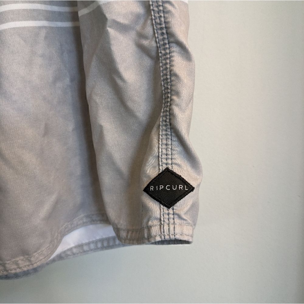 Rip Curl Mirageboard Short, Size 34 - image 3